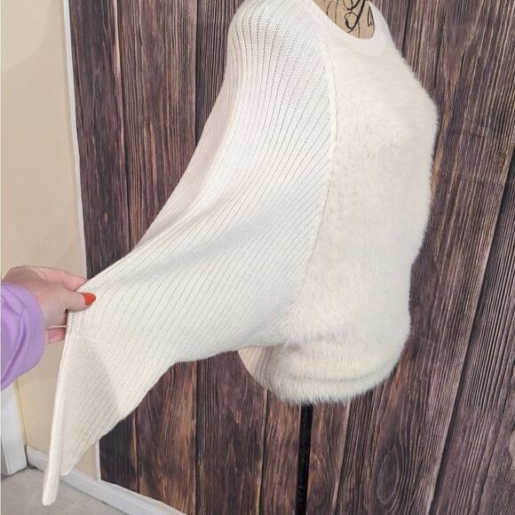 Wool sweater - Picture 6 of 9